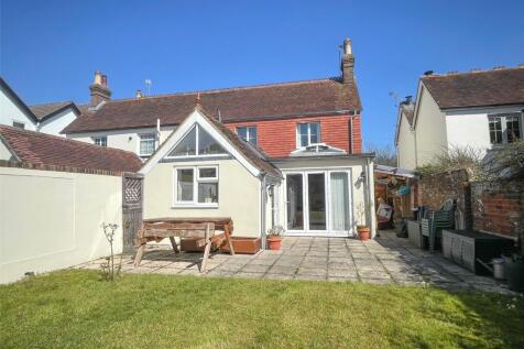 Station Road, Liss, Hampshire 3 bed semi
