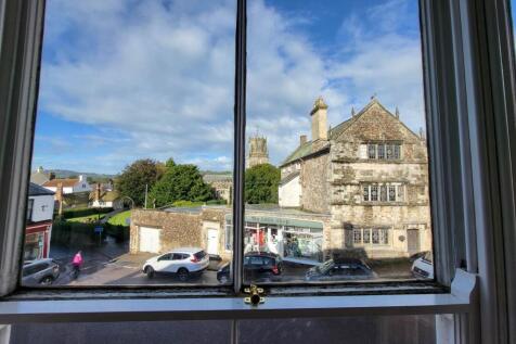 Market Place, Colyton 2 bed flat for sale