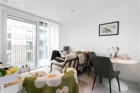 Sidney Street, London, E1 Studio for sale