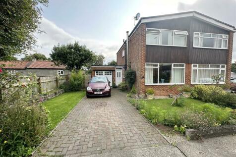 2 bedroom semi-detached house for sale