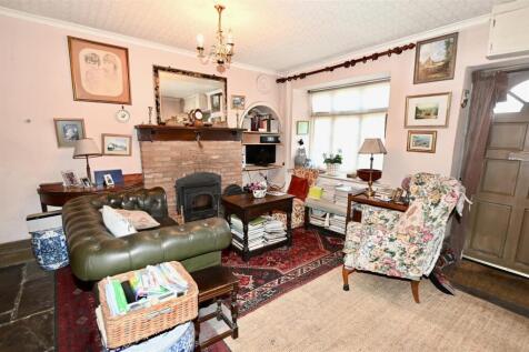 3 bedroom cottage for sale
