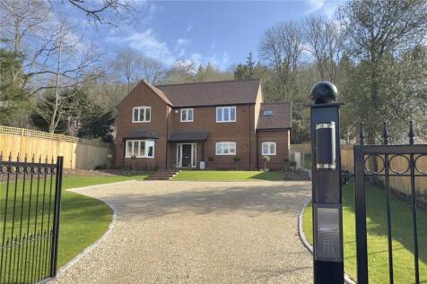 5 bedroom detached house for sale