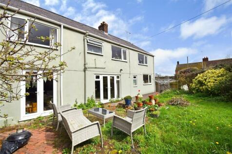 4 bedroom semi-detached house for sale