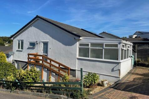 2 bedroom semi-detached bungalow for sale