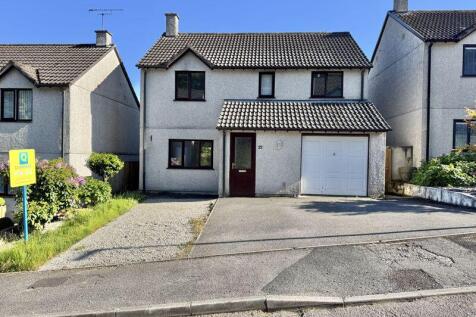 Lodge Drive, Truro NO ONWARD CHAIN 4 bed detached house for sale