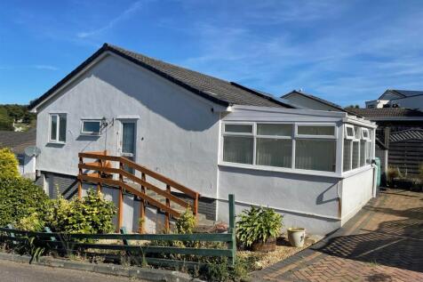 2 bedroom semi-detached bungalow for sale