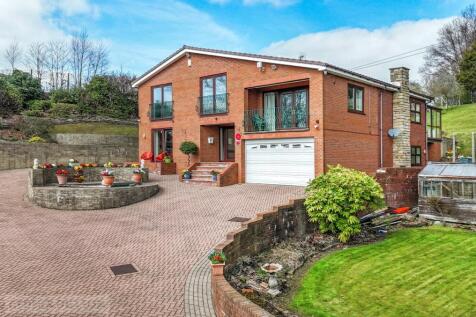 6 bedroom detached house for sale