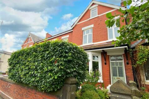 4 bedroom terraced house for sale