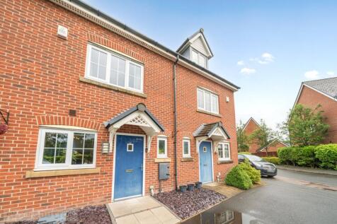 Broomes Park, Chadderton, Oldham, OL9 3 bed townhouse for sale