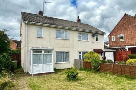 2 bedroom semi-detached house for sale