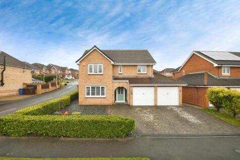 4 bedroom detached house for sale