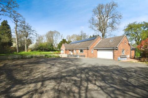 5 bedroom detached house for sale