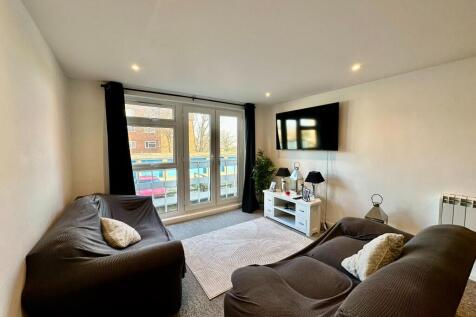 Carew Road, Eastbourne BN21 2 bed apartment for sale