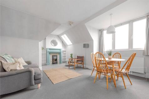 Teignmouth Road, London, NW2 2 bed apartment for sale