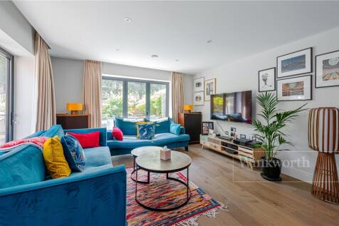 Harlesden Road, London, NW10 3 bed apartment for sale
