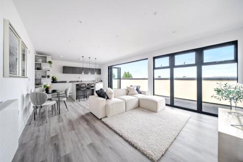 Bath Road, Gloucestershire GL53 2 bed penthouse for sale