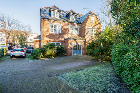 Bury Lane, Rickmansworth, Hertfordshire 2 bed apartment for sale