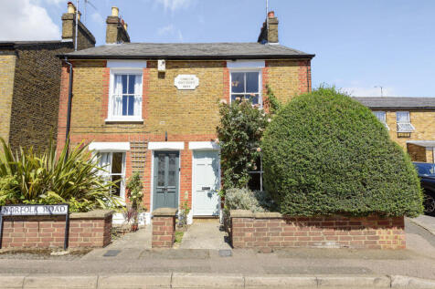 Norfolk Road, Rickmansworth... 2 bed semi