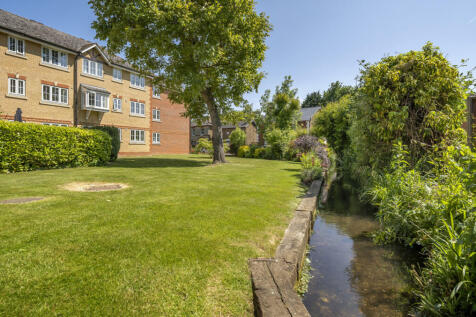 High Street, Rickmansworth... 1 bed apartment for sale