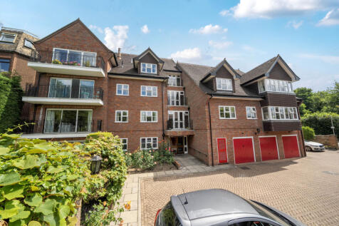 The Grange, Chorleywood Close... 2 bed apartment for sale