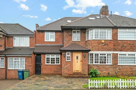 4 bedroom semi-detached house for sale