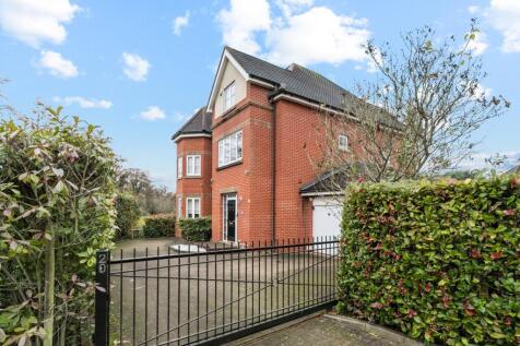 6 bedroom house for sale