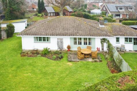 Main Street, Northiam 4 bed detached bungalow for sale