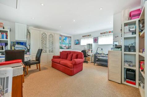 Tolworth Close, Surbiton, KT6 Studio for sale