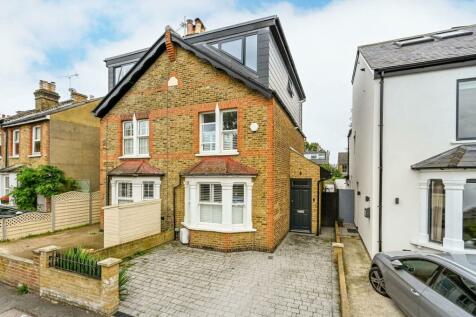 4 bedroom semi-detached house for sale