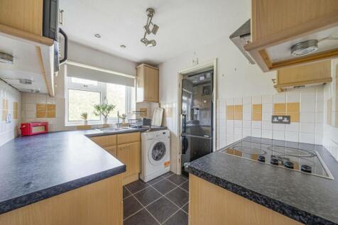 Down Street, West Molesey, KT8 3 bed flat for sale