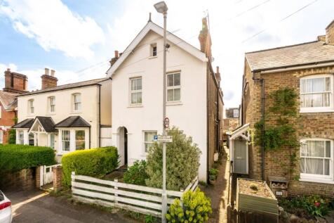 3 bedroom flat for sale