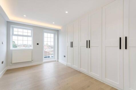 Burwood Close, Tolworth, Surbiton, KT6 1 bed flat for sale