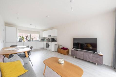 Hargrave Drive, Harrow, HA1 2 bed flat for sale