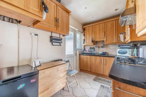 Harrow View, North Harrow, Harrow, HA2 2 bed flat for sale