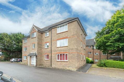 Granville Place, Pinner, HA5 2 bed flat for sale