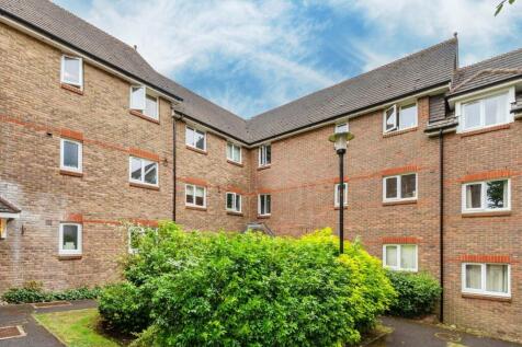 Granville Place, Pinner, HA5 2 bed flat for sale