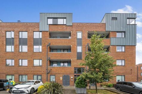 Artisan Place, Harrow Weald, Harrow, HA3 2 bed flat for sale