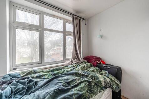 Kenton Lane, Harrow Weald, Harrow, HA3 2 bed flat for sale