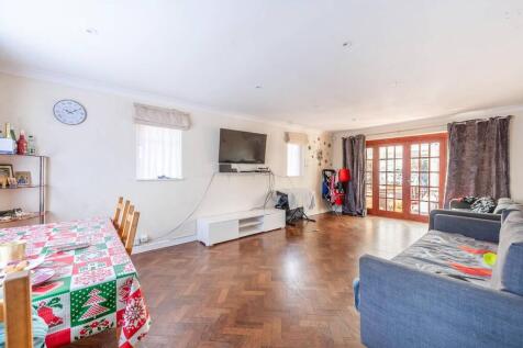 Kelvin Crescent, Harrow Weald... 3 bed detached house for sale