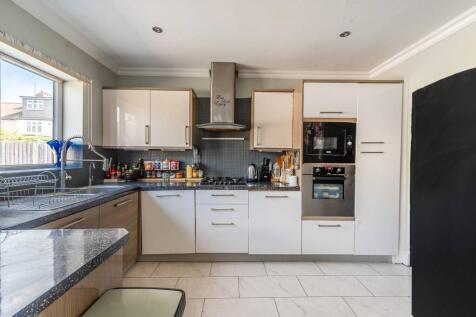 Locket Road, Harrow Weald, Harrow, HA3 4 bed semi