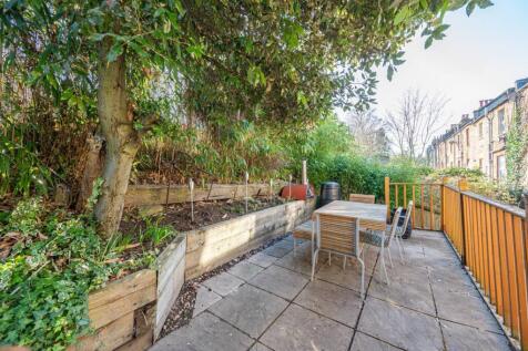 Norwood Road, Herne Hill, London, SE24 2 bed flat for sale