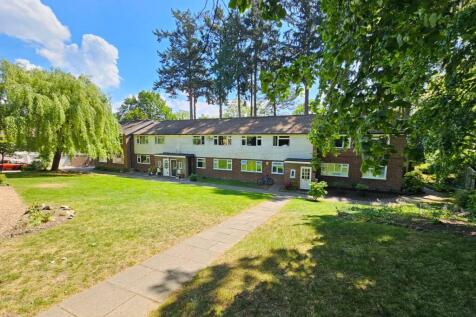 2 bedroom maisonette for sale