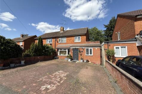 5 bedroom semi-detached house for sale