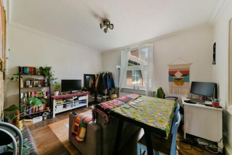 Matilda House, St. Katharines Way, E1W 1 bed flat for sale