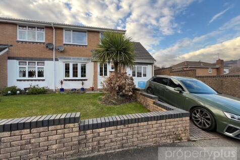 4 bedroom semi-detached house for sale