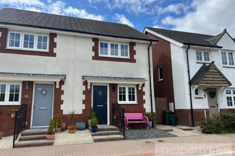 2 bedroom semi-detached house for sale