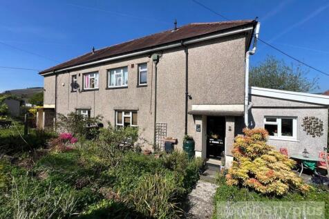 Tegfan, Ferndale, Rhondda Cynon Taff... 3 bed semi