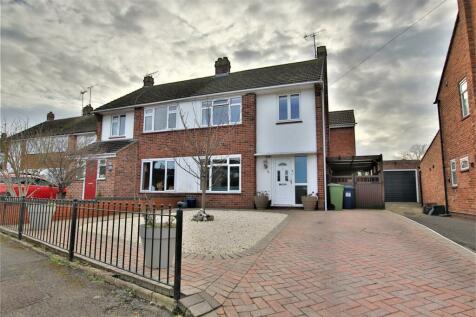 4 bedroom semi-detached house for sale