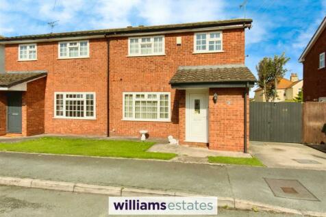 3 bedroom semi-detached house for sale