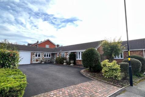 Netherstone Grove, Four Oaks, Sutton... 5 bed detached bungalow for sale